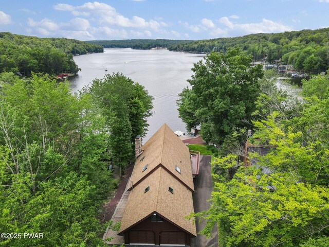 518 Lakeview Dr E, Lake Ariel, PA 18436 - aerial view of property and surrounding area with a nearby body of water and a heavily wooded area