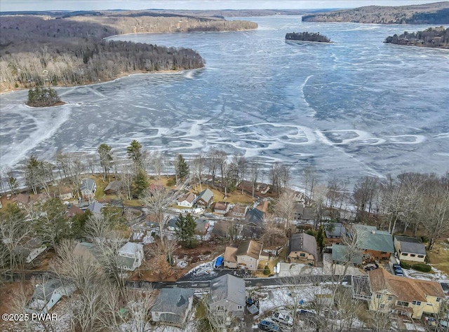 bird's eye view featuring a water view