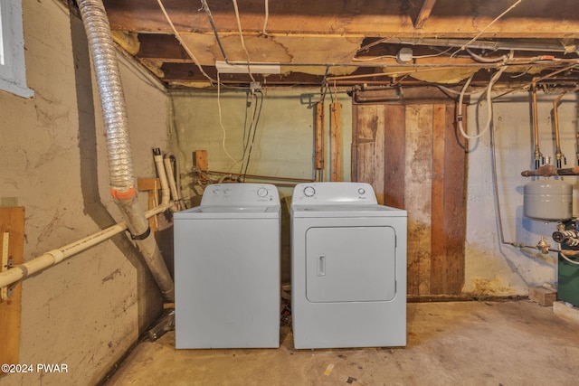 laundry room featuring washing machine and dryer