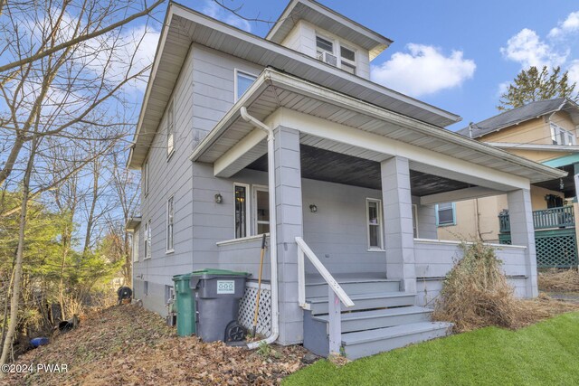 bungalow featuring a porch