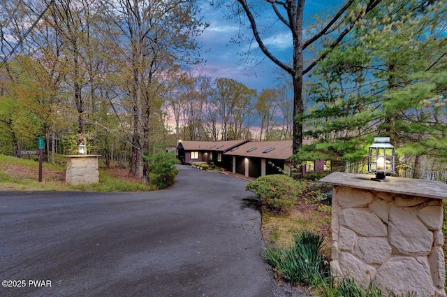 809 Blackbirch Ct, Lords Valley, PA 18428 - photo 3