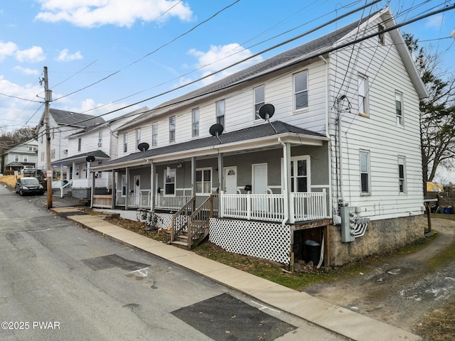 view of front of property featuring a porch