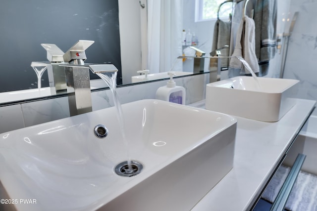 439 Gold Finch Rd, Bushkill, PA 18324 - full bath featuring a sink