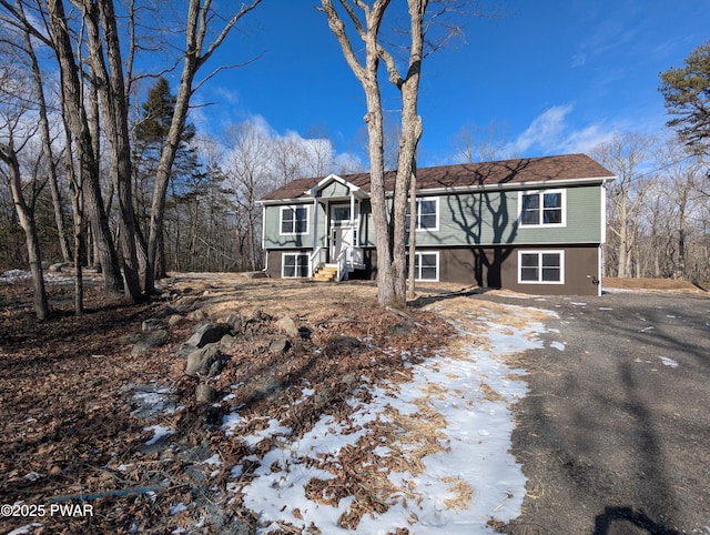 view of front of property