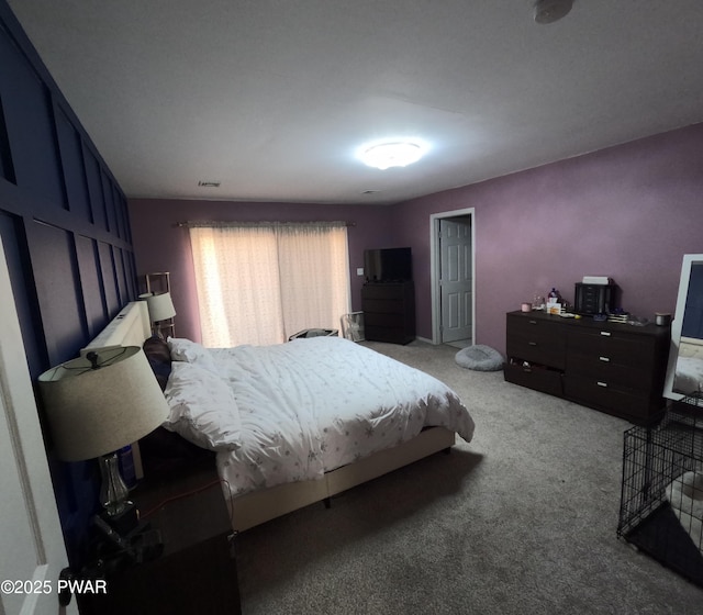 bedroom with carpet flooring