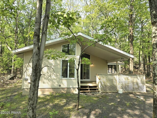 113 Widgeon Ln, Lords Valley, PA 18428 - back of property featuring a wooden deck