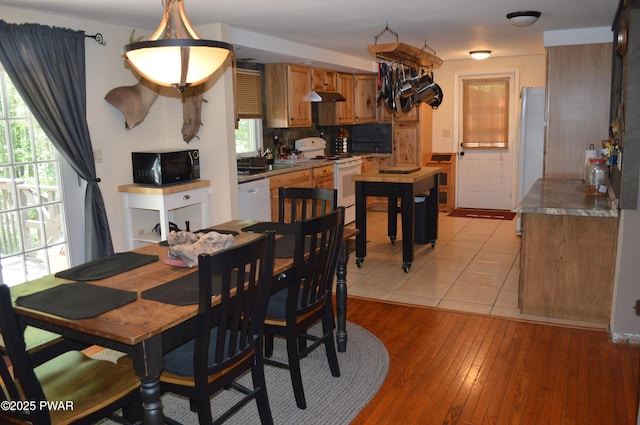 292 Well Rd, Greeley, PA 18425 - dining area with light wood-style floors