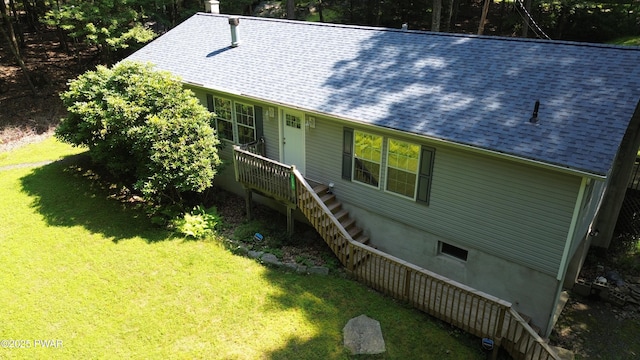 115 Deer Path, Tafton, PA 18464 - view of front facade with roof with shingles and a front yard