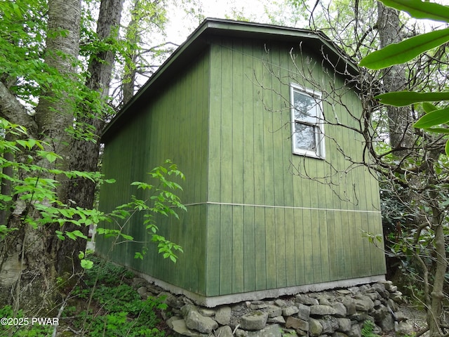 58 Branch Rd, Greentown, PA 18426 - view of side of home