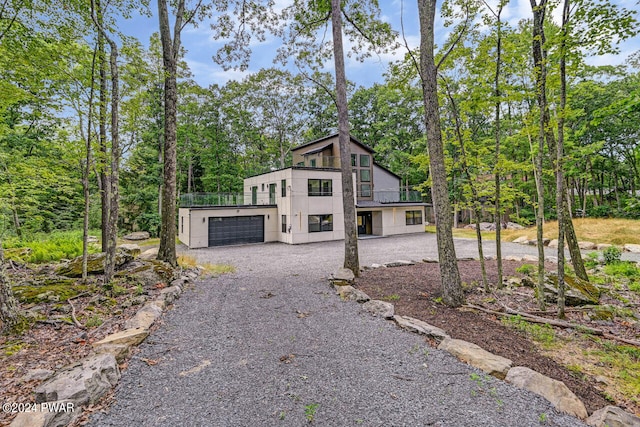 view of front of property featuring a garage