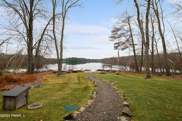 view of yard featuring a water view