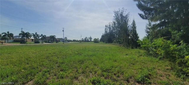 Listing photo 3 for 420 NE 20th St, Cape Coral FL 33909