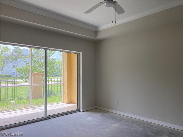 empty room with ceiling fan