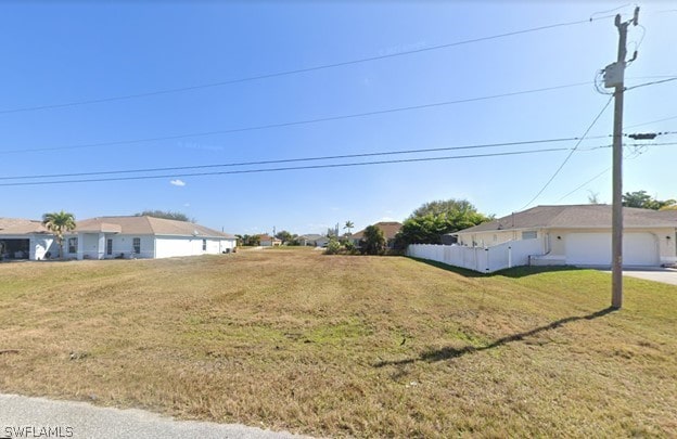 Listing photo 3 for 213 NW 27th Pl, Cape Coral FL 33993