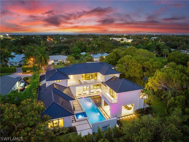 view of aerial view at dusk