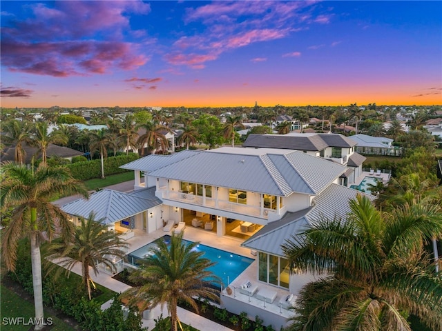 view of aerial view at dusk