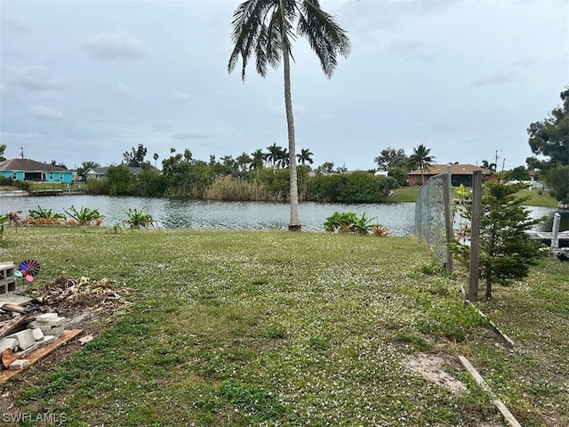 Listing photo 3 for 225 NE 10th Pl, Cape Coral FL 33909