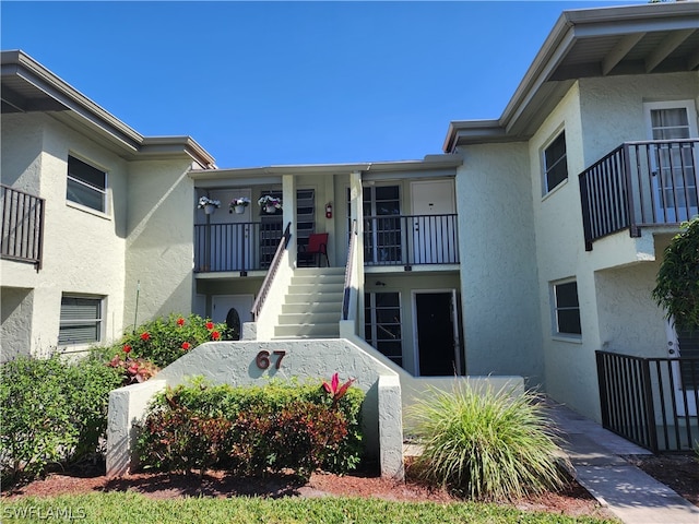 exterior space featuring a balcony