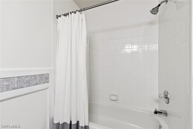 bathroom featuring shower / bath combo