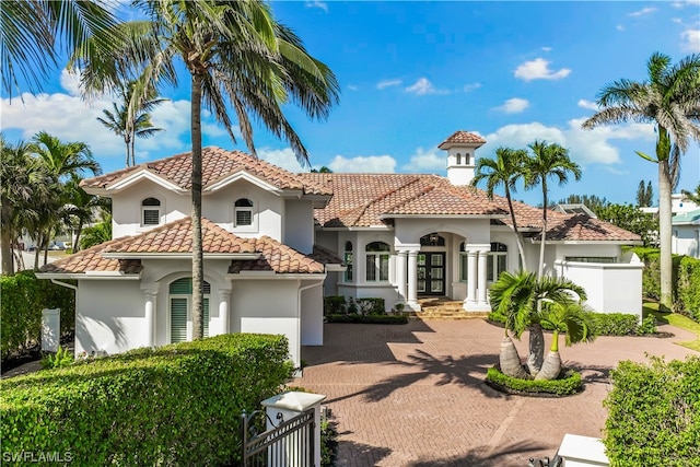 view of mediterranean / spanish-style home