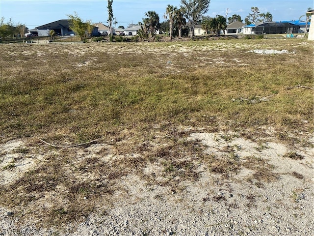 Listing photo 3 for 629 SW 13th St, Cape Coral FL 33991