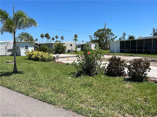 Listing photo 2 for 122 Shoreland Dr, Fort Myers FL 33905