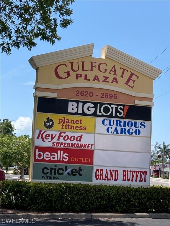 view of community / neighborhood sign