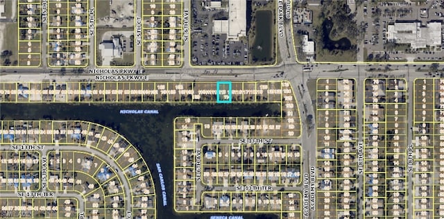 Listing photo 3 for 612 Nicholas Pkwy E, Cape Coral FL 33990