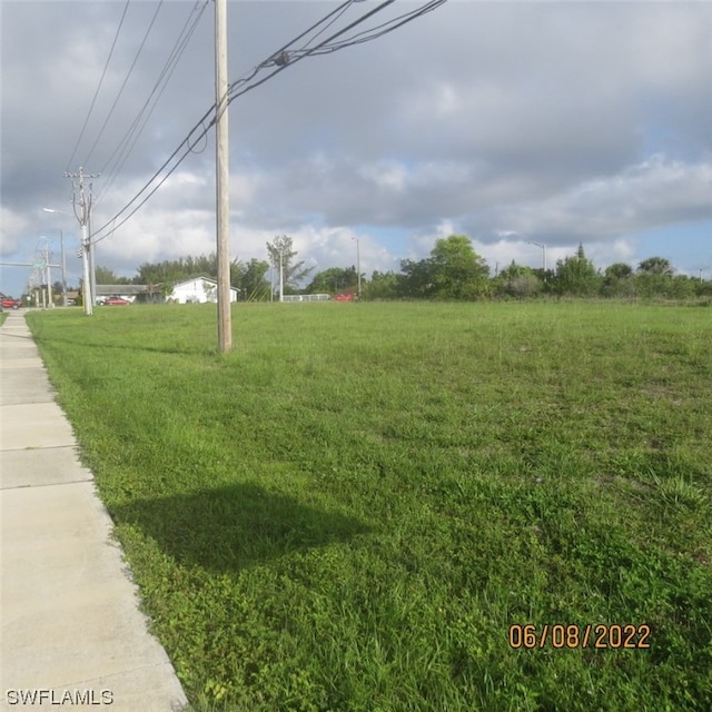 Listing photo 2 for 717 Gleason Pkwy, Cape Coral FL 33914