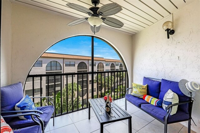 balcony featuring ceiling fan