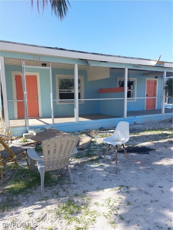 view of front of property with covered porch