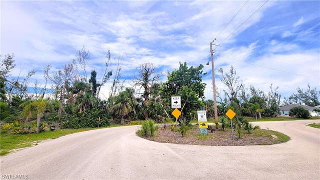 Listing photo 3 for 3940 Stabile Road, FL 33956