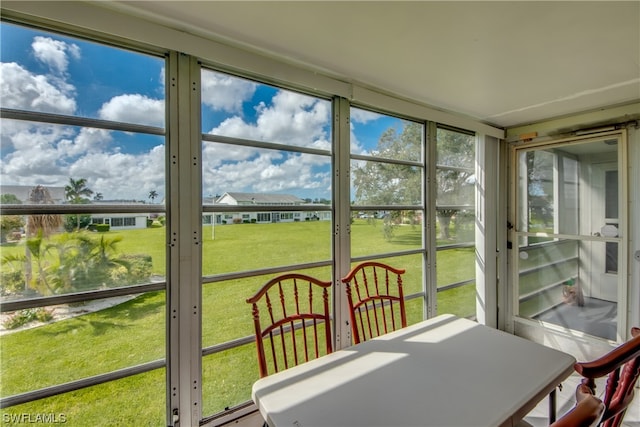 view of sunroom / solarium