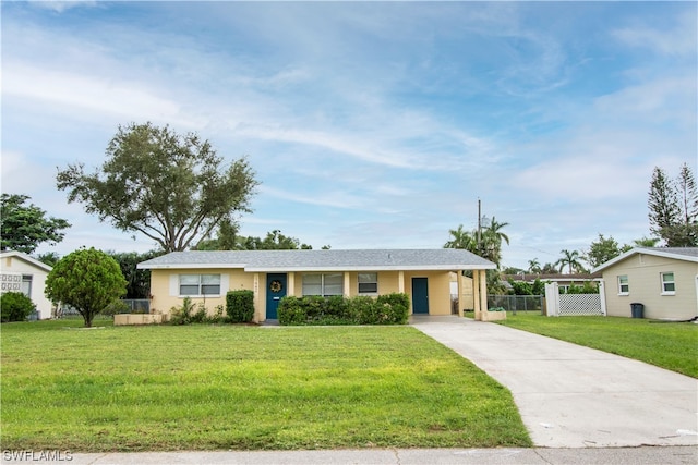 single story home with a front yard