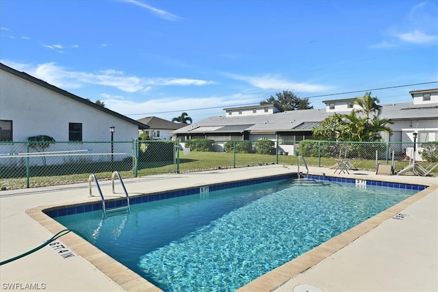 view of swimming pool