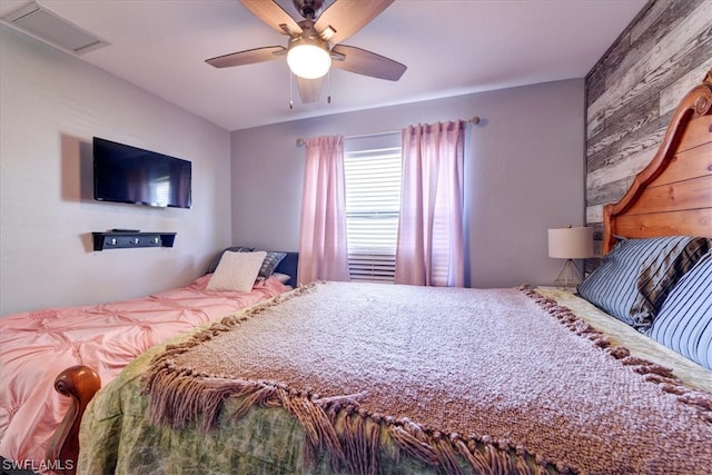 bedroom featuring ceiling fan