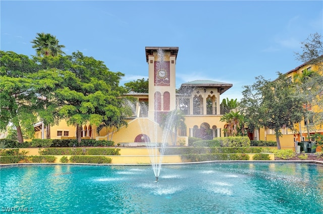 view of swimming pool