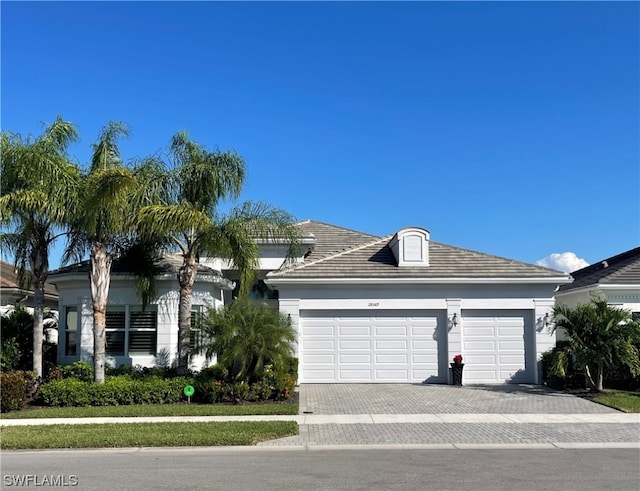 view of front facade with a garage