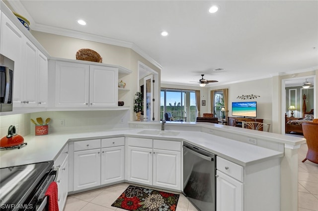 kitchen with kitchen peninsula, stainless steel appliances, light tile flooring, and ceiling fan