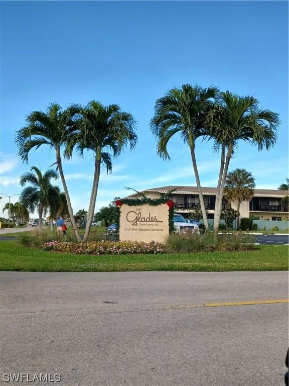 view of community / neighborhood sign