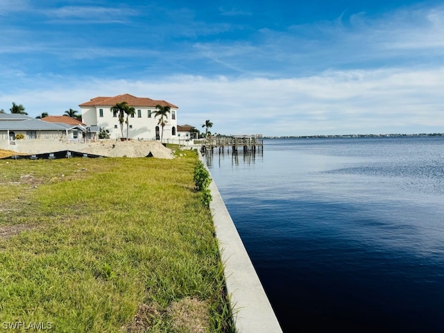 Listing photo 3 for 602 Coral Dr, Cape Coral FL 33904