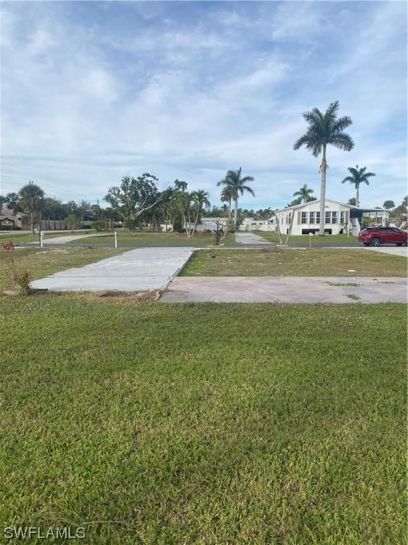 127 Raintree Ln, Fort Myers, FL 33908