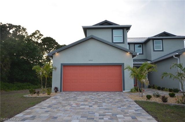 view of front property featuring a garage