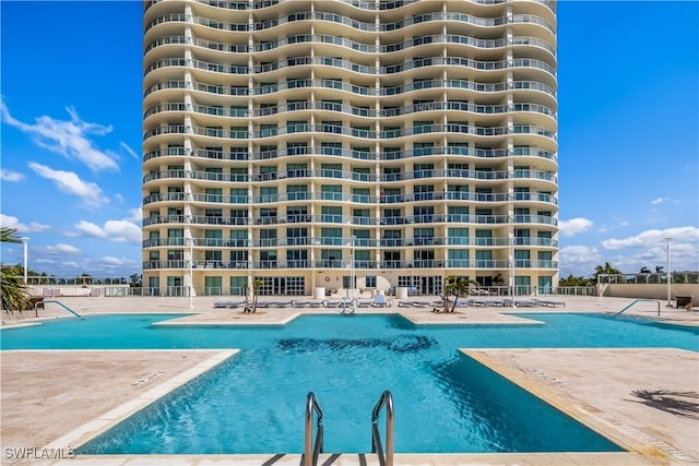 3000 Oasis Grand Blvd Unit 1507, Fort Myers, FL 33916 - view of community pool