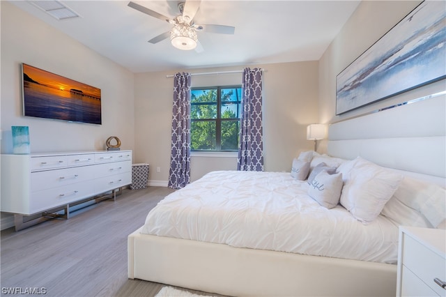 bedroom featuring ceiling fan