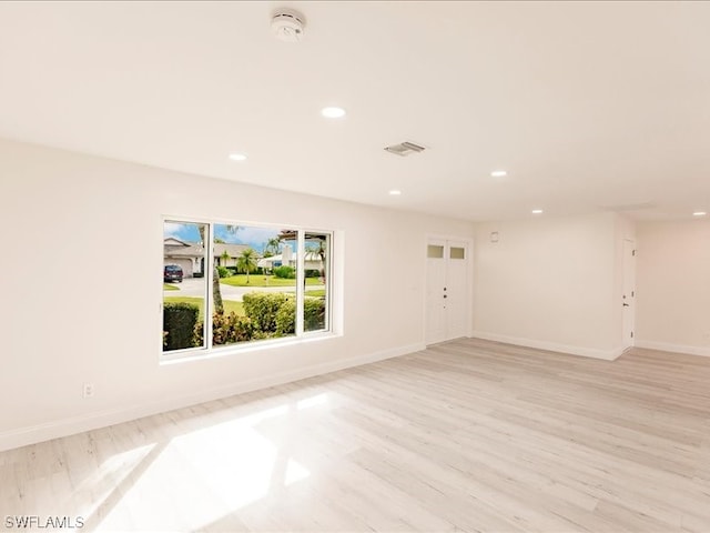 empty room featuring light hardwood / wood-style flooring