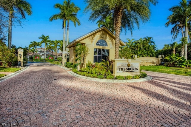 view of community / neighborhood sign