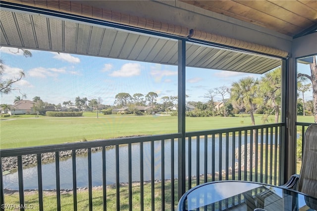 unfurnished sunroom with a healthy amount of sunlight