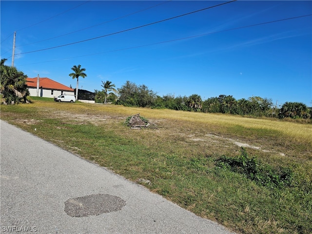 Listing photo 3 for 1927 NE 18th Pl, Cape Coral FL 33909