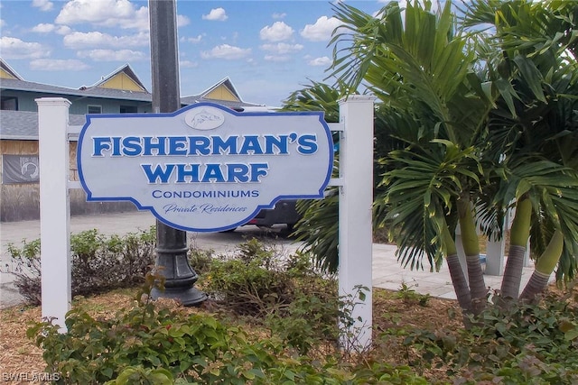 view of community / neighborhood sign